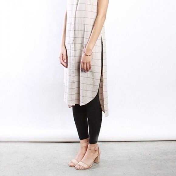 NWT Mod ref Long Tunic Top with Side Slits - Picture 2 of 3